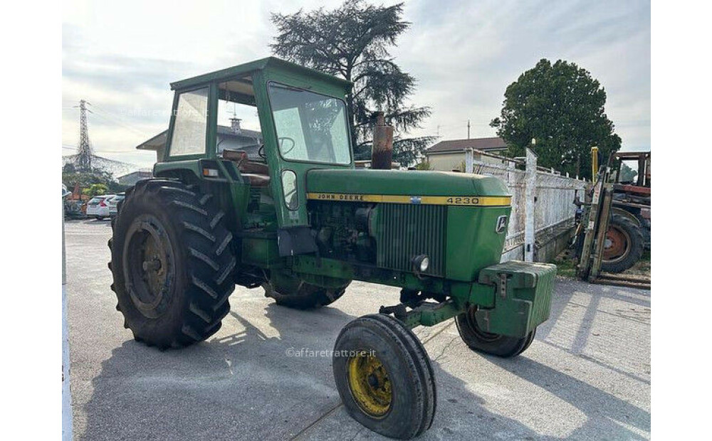 John Deere 4230 Used - 3