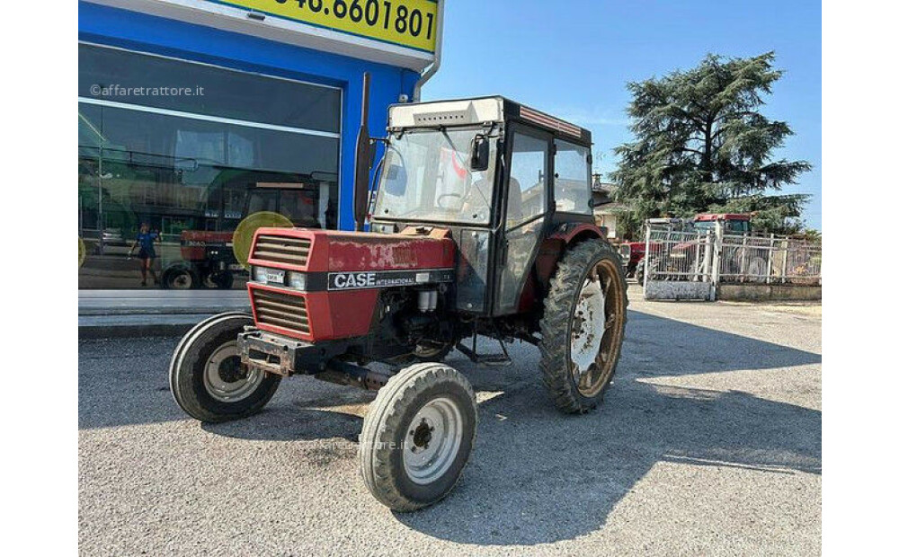 Case-Ih 733 Used - 1