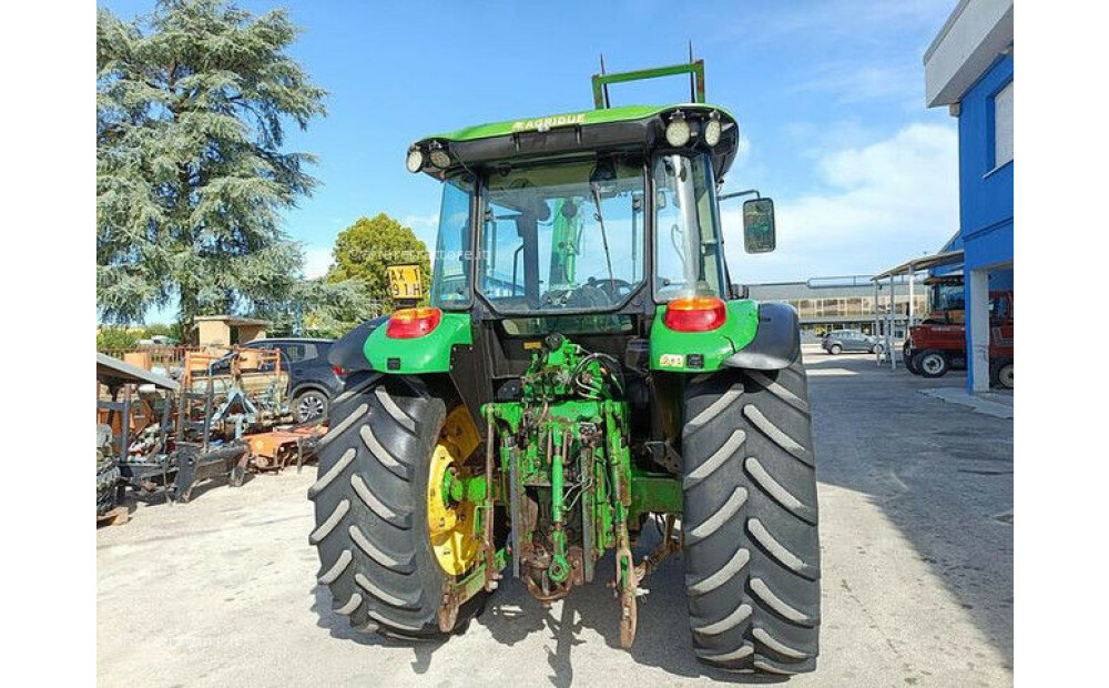 John Deere 5820 Used - 5