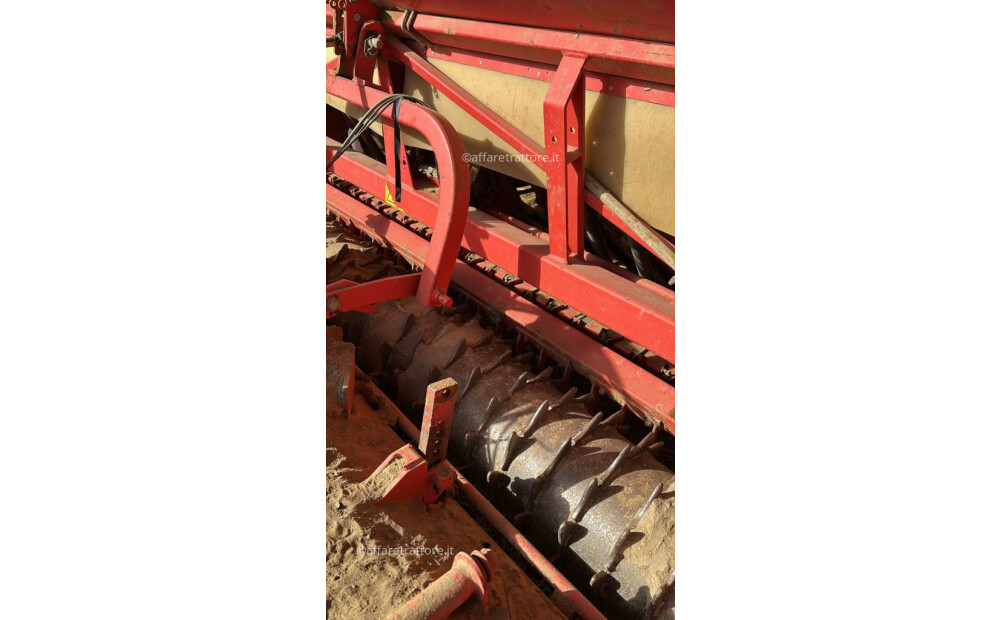 Kuhn INTEGRA 3003 Used - 7