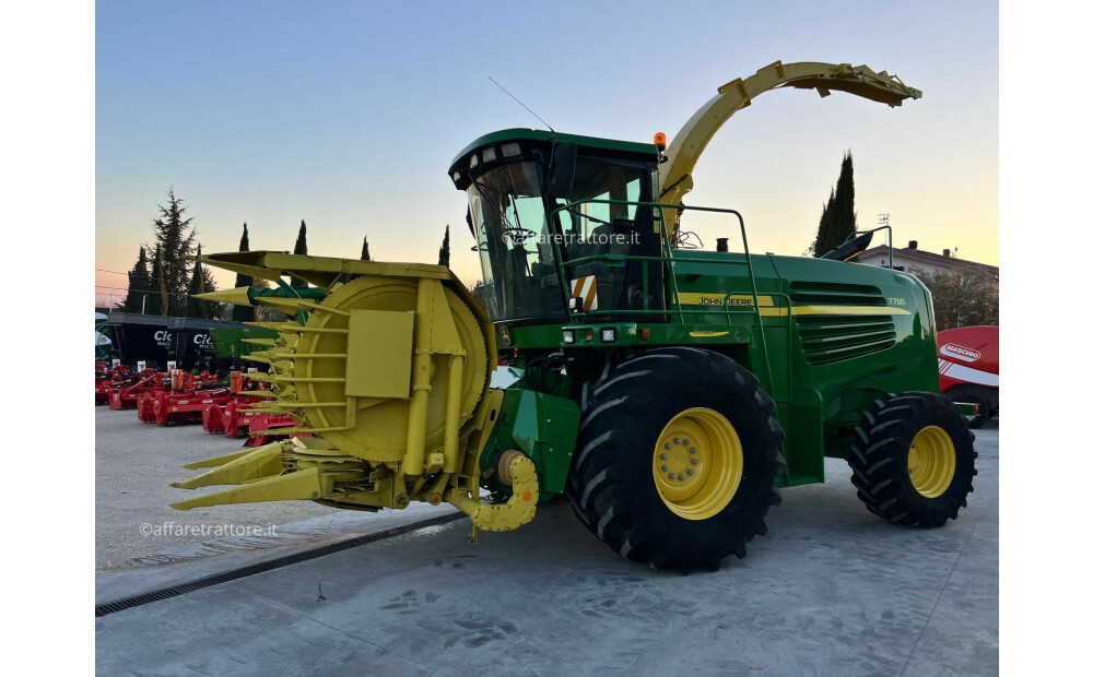 John Deere 7700 Used - 4