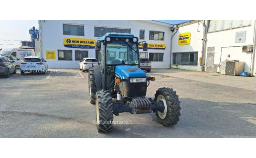 New Holland TN90F Used - 3