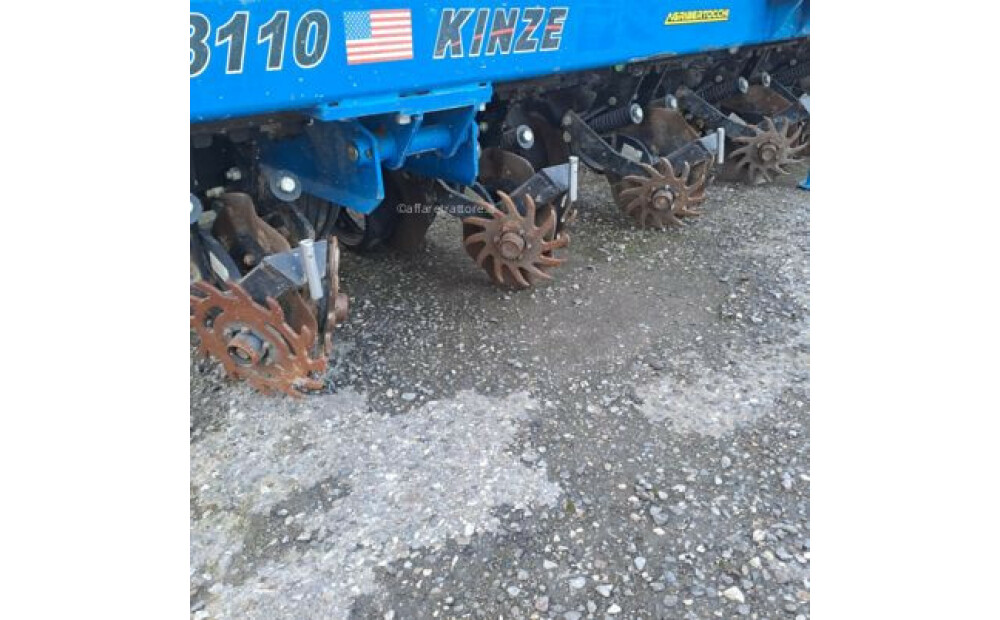 Kinze 3110 Used - 7