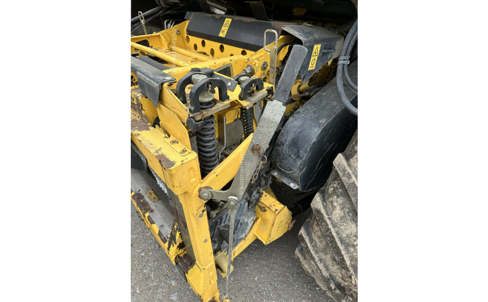 New Holland FR 9050 Used - 4