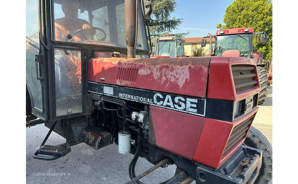 Case-Ih 733 Used - 9