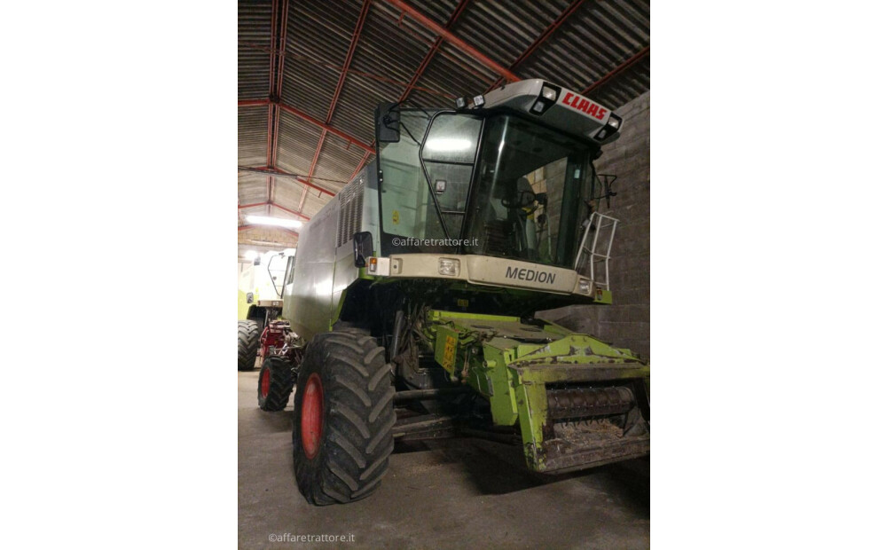 Claas MEDION 330 H Used - 2