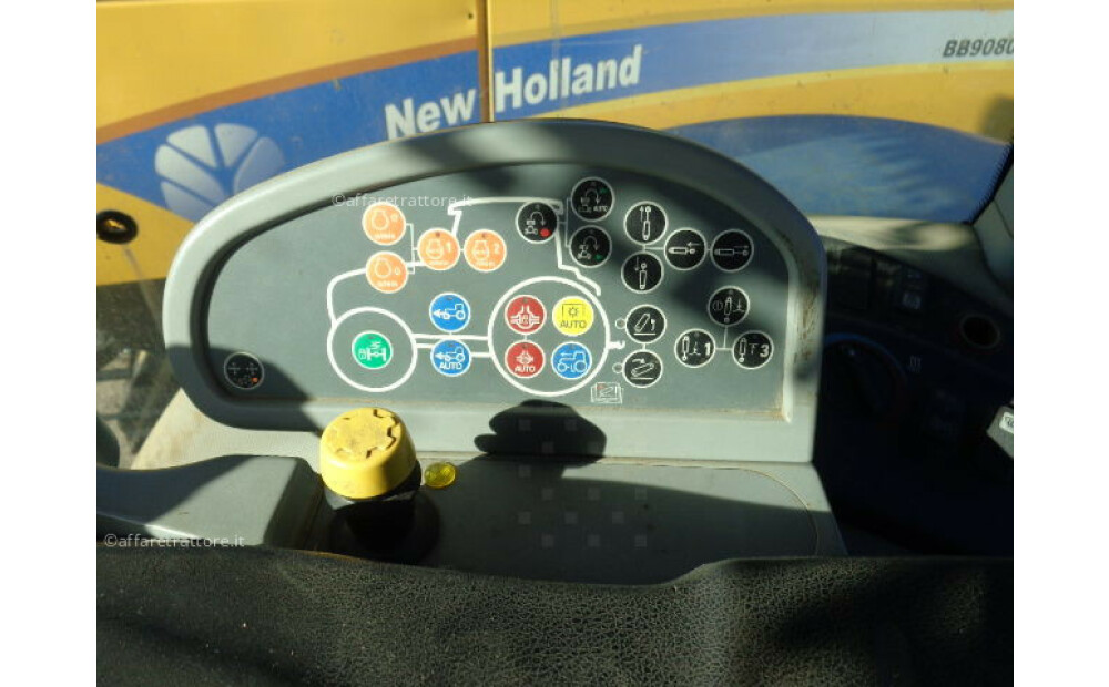 New Holland T8.390 Used - 11