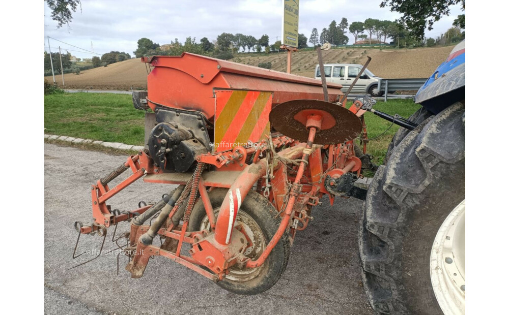 Kuhn BS 300 Used - 5