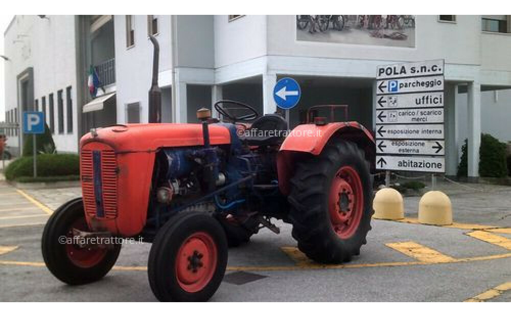 VINTAGE AGRICULTURAL TRACTORS - ASSORTMENT - 6