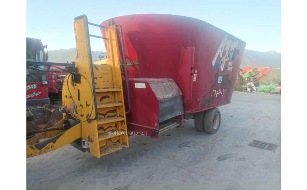 Agm Unifeed W240 Used - 1