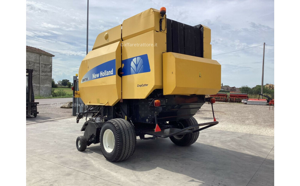 New Holland BR750 Used - 5