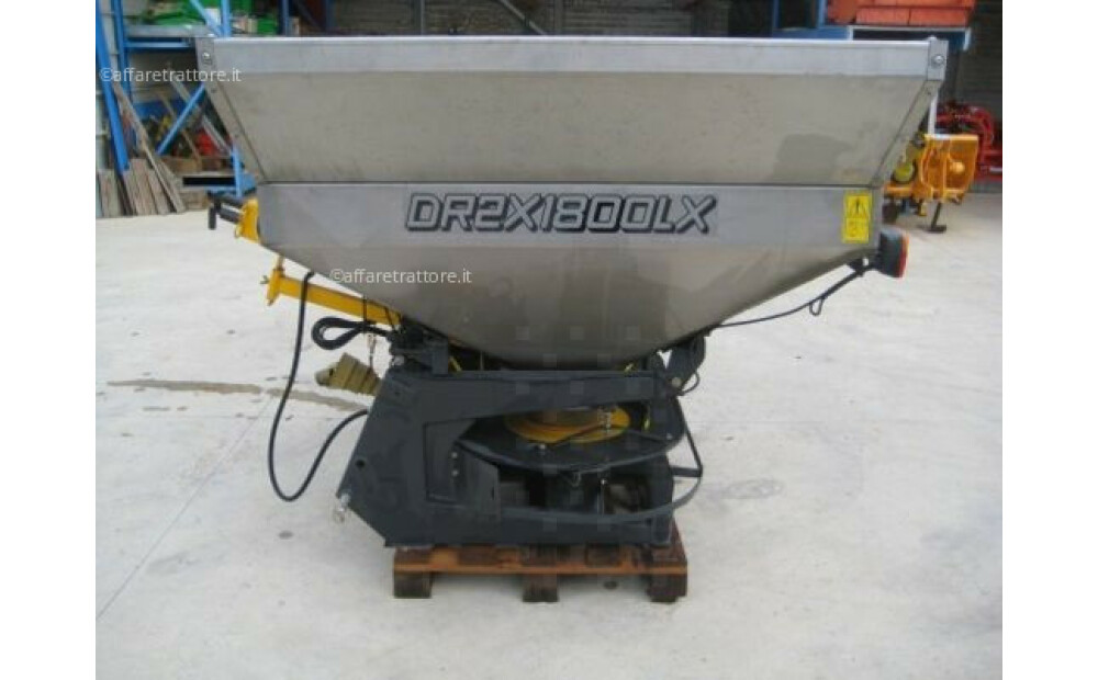 CEA Agrimix DR2X1800LX Used - 8