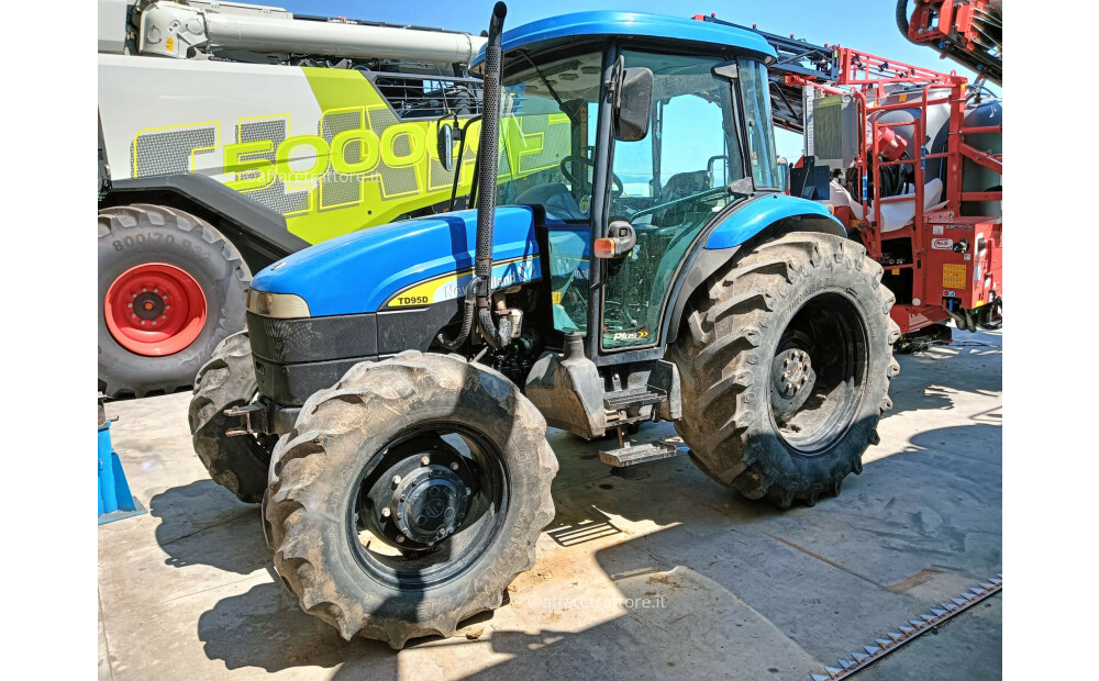 New Holland TD95 Used - 6