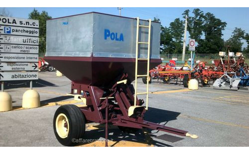 USED STEEL TROLLEY-MOUNTED FERTILIZER SPREADER - 1