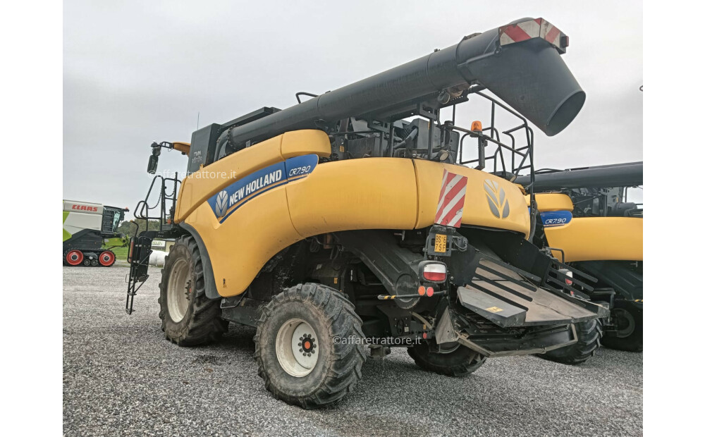 New Holland CR 7.90 Used - 10