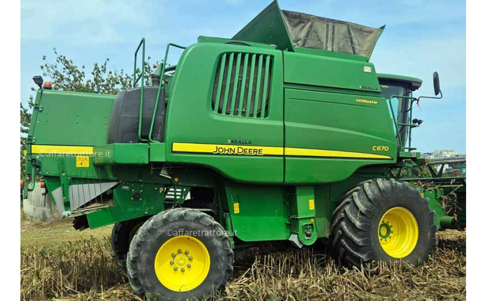 John Deere C670 Used - 3