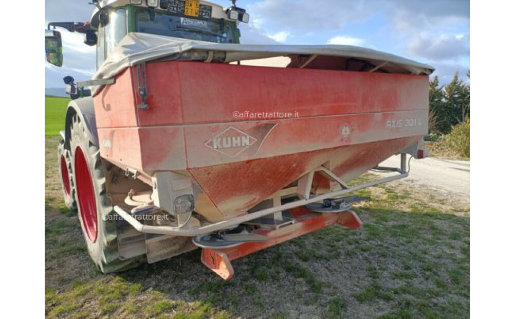 Kuhn AXIS 30.1 W Used - 1