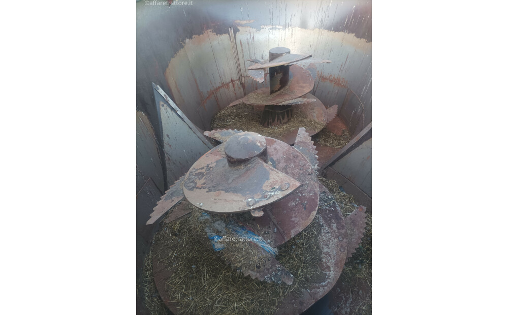 Agm Unifeed W240 Used - 16