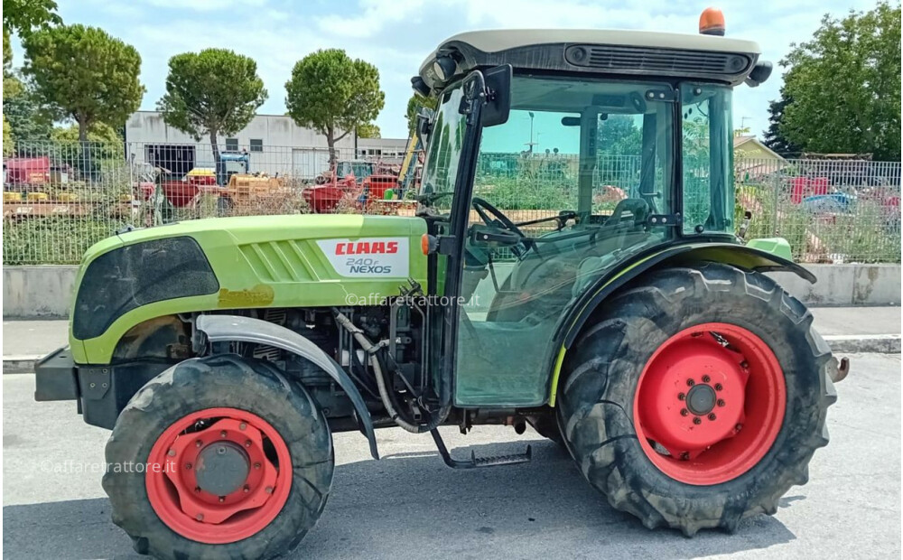 Claas NEXOS 240 F Used - 3