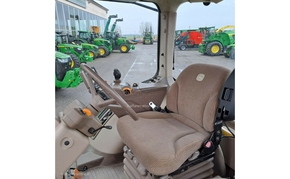 John Deere 7230R Used - 8