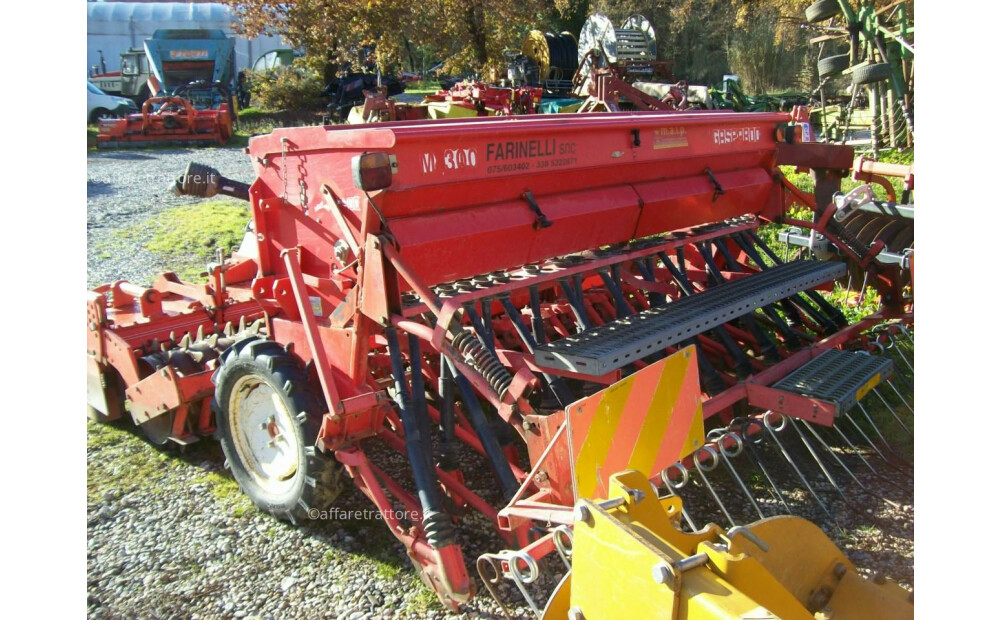 Gaspardo M 300 F23 + Kuhn HR 3003 D Used - 3