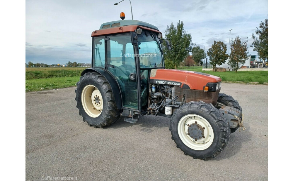 New Holland TN90F Used - 4