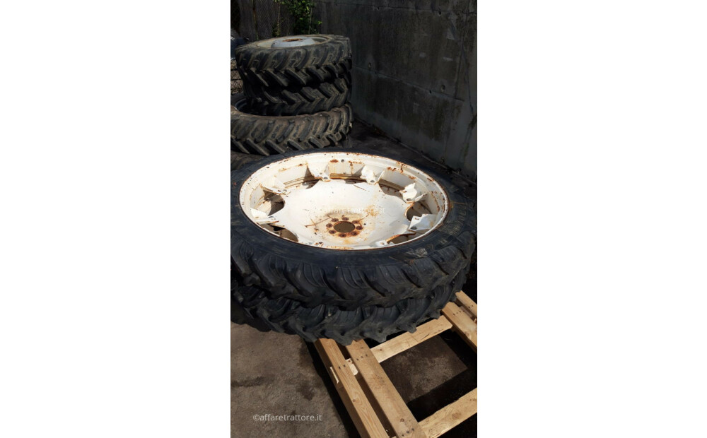 Pair of narrow wheels 230 95 48 Used - 2