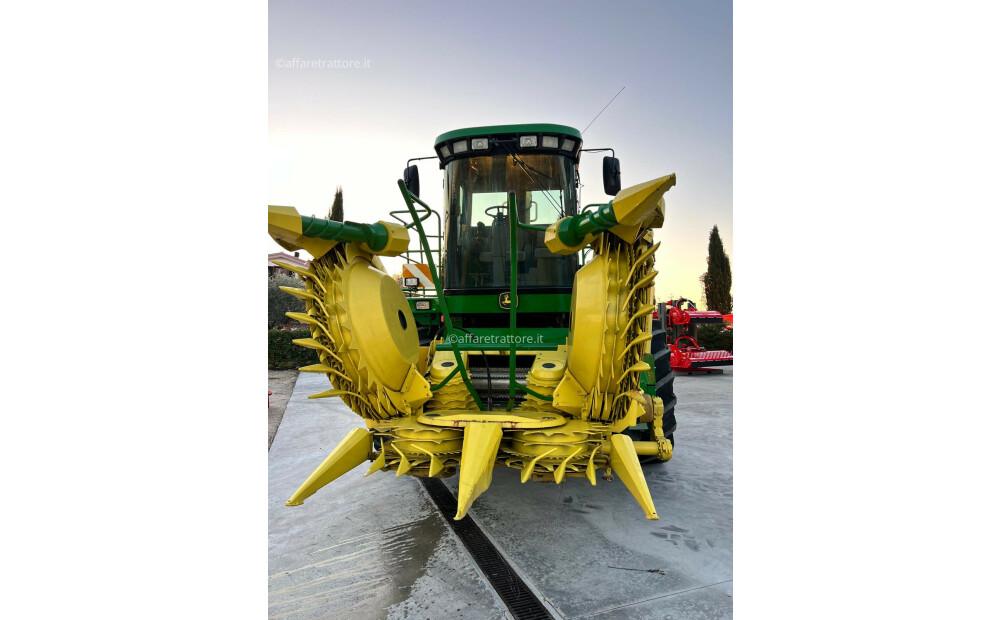 John Deere 7700 Used - 8