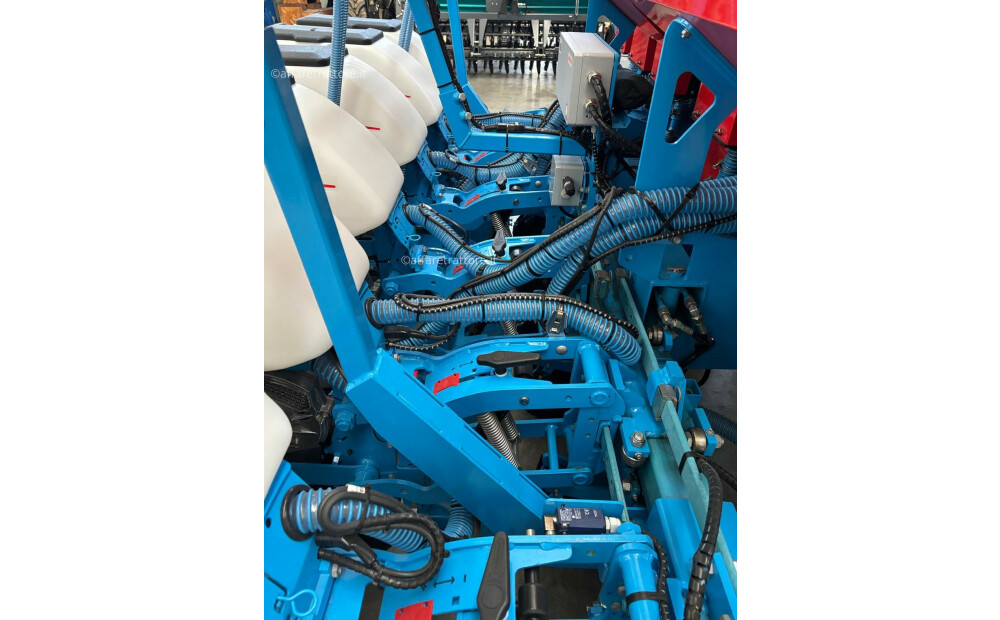 Monosem NG PLUS 6F EXTEND LIGHT Seeder with electric microgranulator - 9