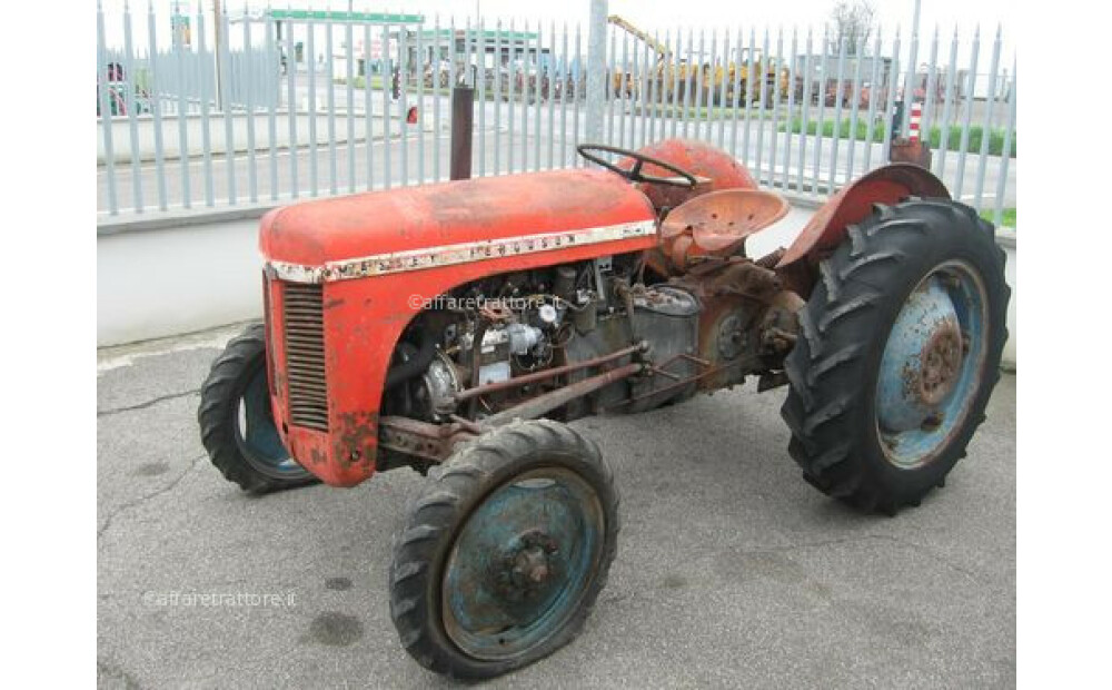 VINTAGE AGRICULTURAL TRACTORS - ASSORTMENT - 12