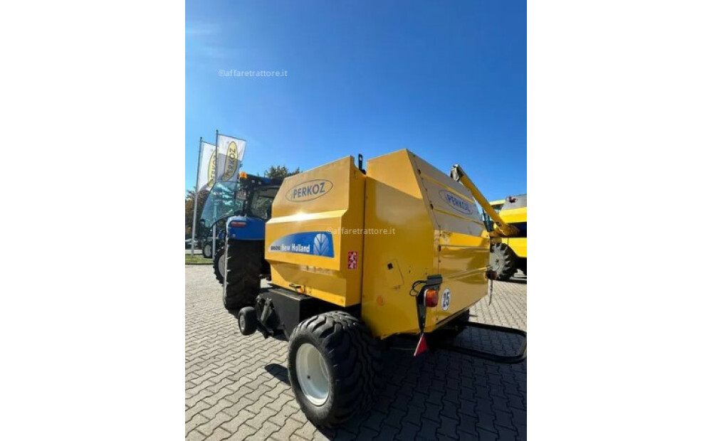 New Holland BR6090 Used - 3