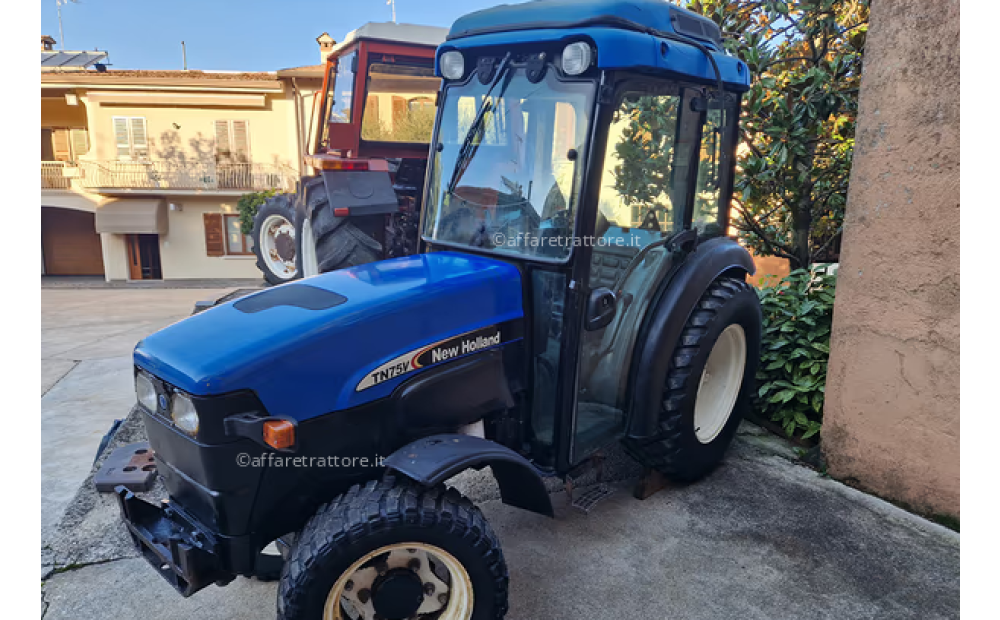 New Holland TNV 75 Used - 1