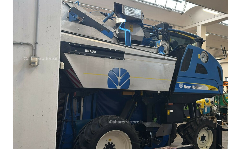 New Holland Braud 6070VL grape harvester - 5