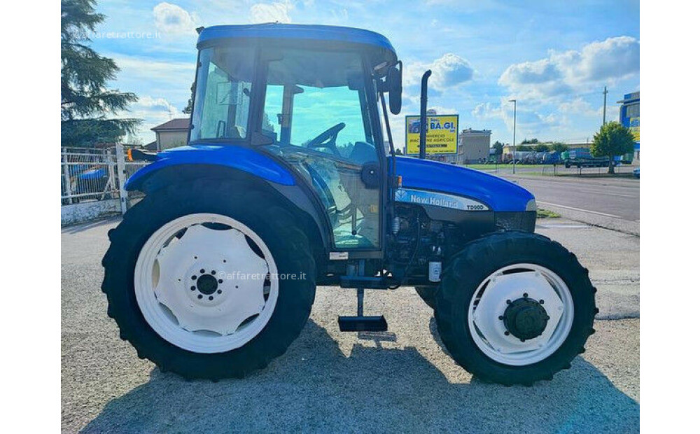 New Holland TD 90 D Used - 4