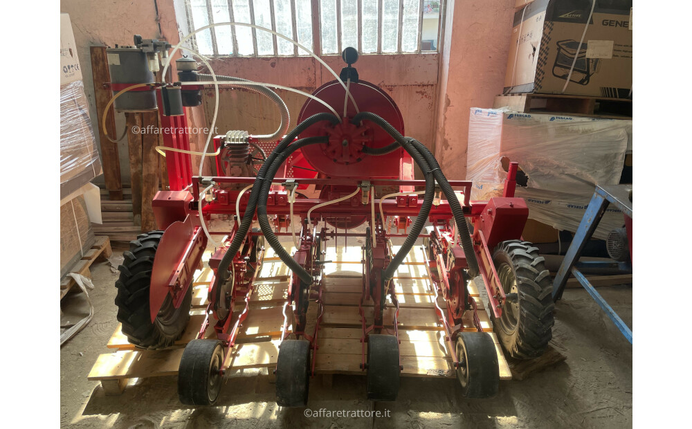 Agricola Italiana Used Seeder - 1