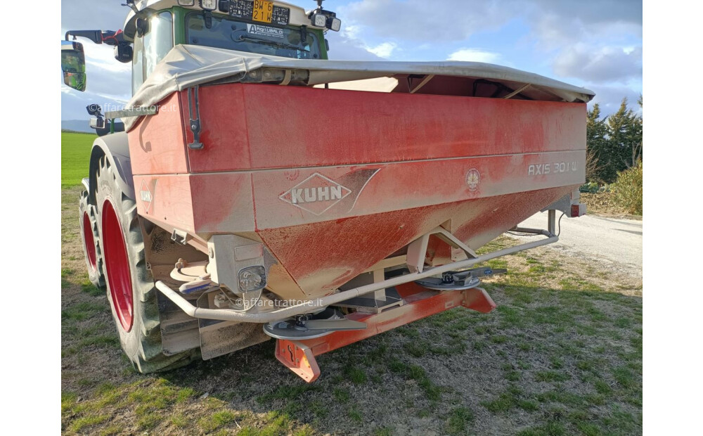 Kuhn AXIS 30.1 W Used - 2