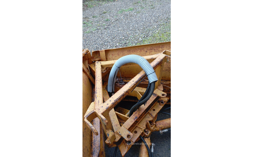 Snow plough/blade for 50-80 hp tractors - 2