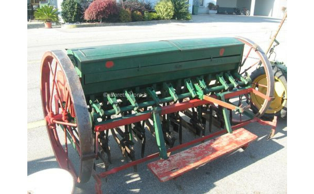 ASSORTMENT OF USED WHEAT SEEDERS VARIOUS MODELS - 3