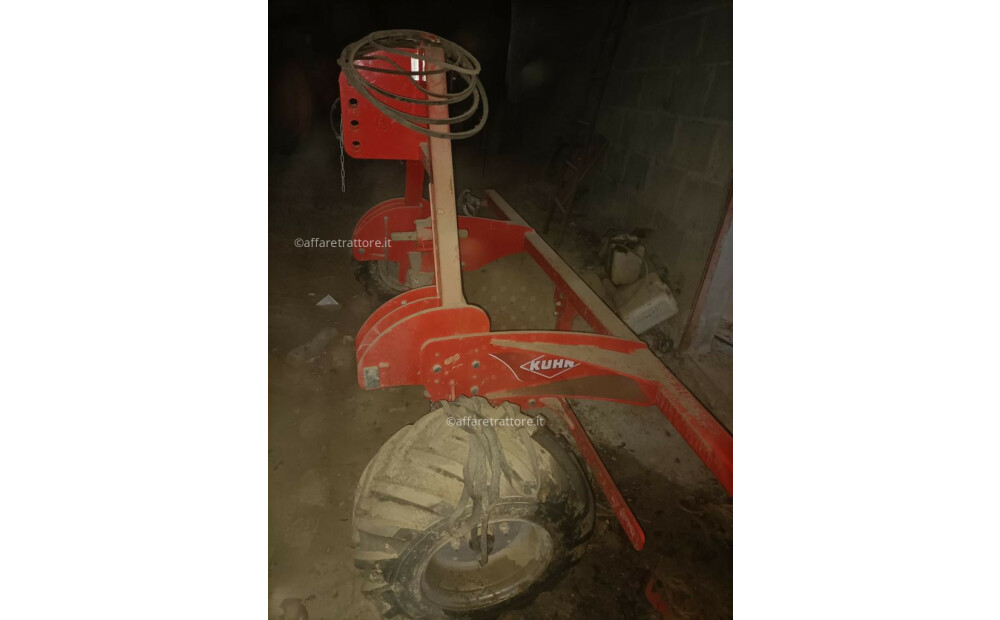 KUHN TOOL CARRIER Used - 3