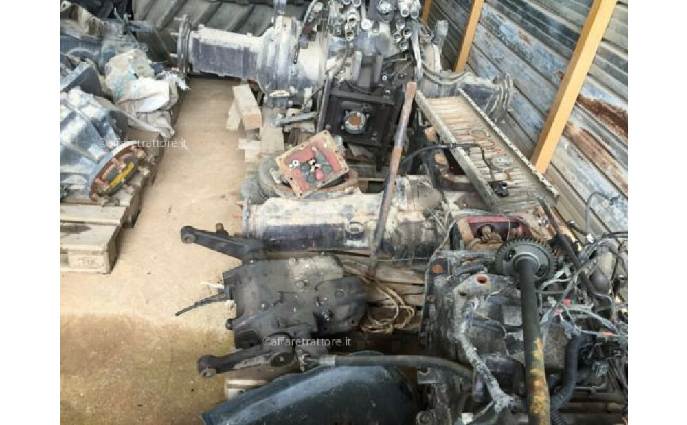 SPARE PARTS FOR NEW HOLLAND TRACTORS Used - 6