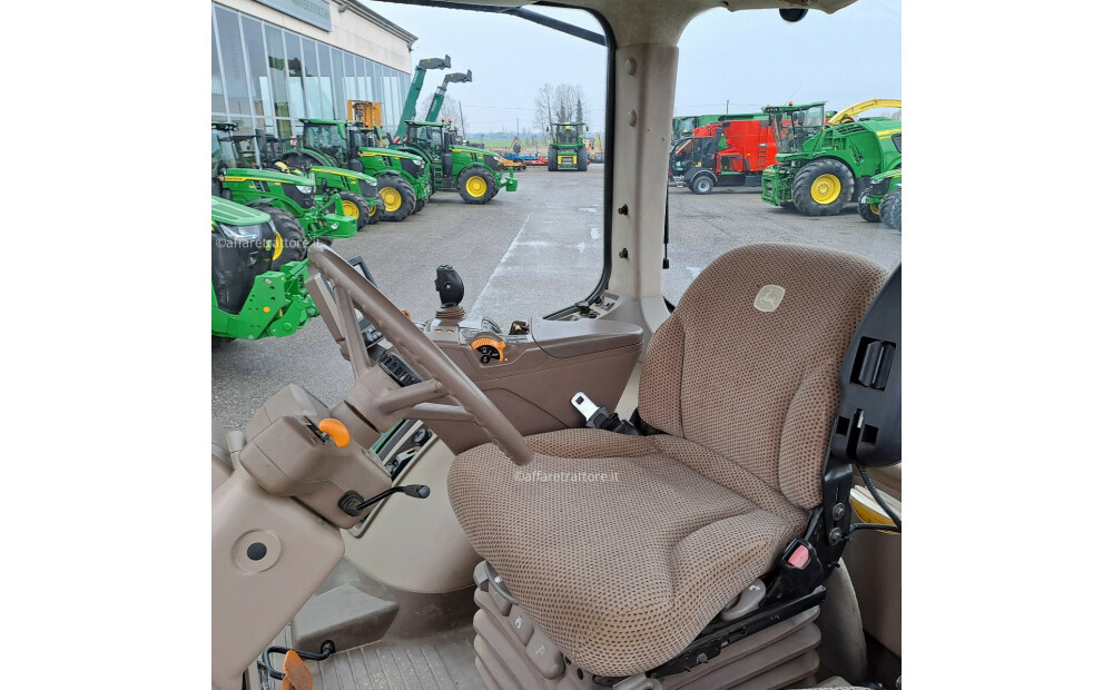 John Deere 7230R Used - 10