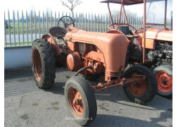 VINTAGE OTO R25 AGRICULTURAL TRACTOR